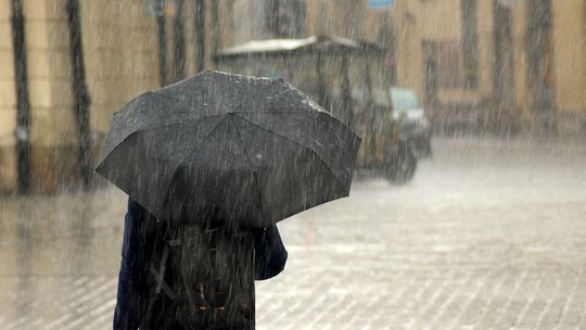 Alert RCB dla Podkarpacia. Idą gwałtowne burze i silny wiatr
