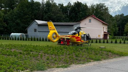 Babcia potrąciła 18-miesięczną wnuczkę. Śmigłowiec LPR przetransportował dziecko do szpitala w Rzeszowie