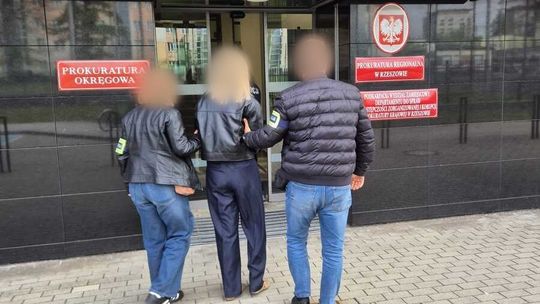 Bankowa wilczyca? Przez lata okradała klientów – milion zniknął, a nikt nic nie zauważył
