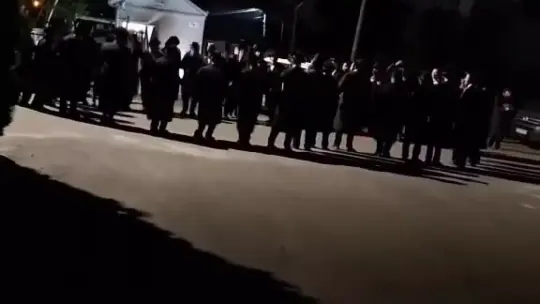 Co działo się w Sokołowie Młp.? Nagranie tańczących Chasydów obiegło Internet [WIDEO]