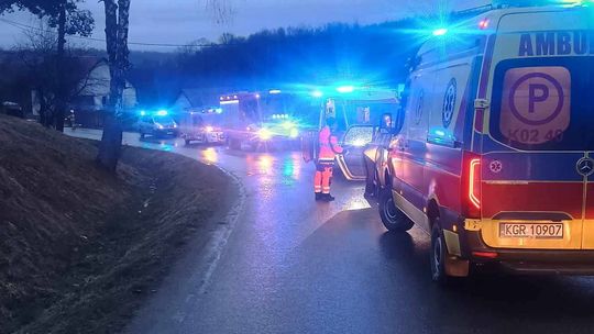 Czołowe zderzenie w Bączalu Górnym. Trzy osoby poszkodowane