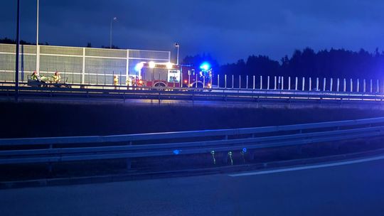 Dachowanie na A4 pod Rzeszowem. Droga w kierunku miasta zablokowana