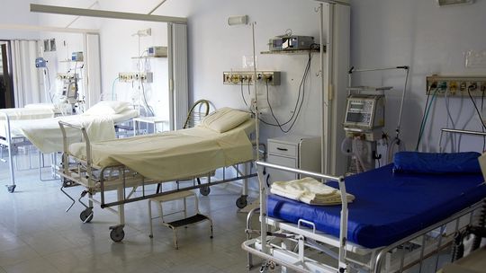 Drogie zabiegi na papierze! Rekordowa kara od NFZ dla rzeszowskiego szpitala za oszustwa