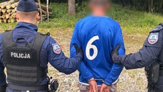 Horror na stacji paliw w regionie! 43-latek z młotkiem sterroryzował obsługę i uciekł z łupem
