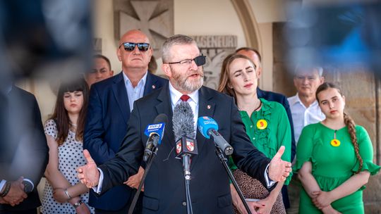 Konfederacja Korony Polskiej żąda kary śmierci. Grzegorz Braun o „fabryce śmierci” w Lutoryżu [ZDJĘCIA]