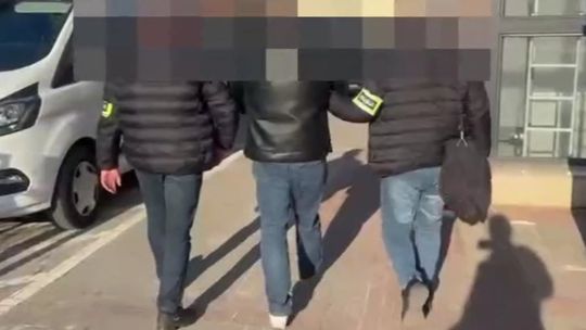 Korupcja w niżańskim urzędzie. Inspektor „ustawiał” przetargi? W tle wielkie pieniądze i zarzuty dla przedsiębiorcy