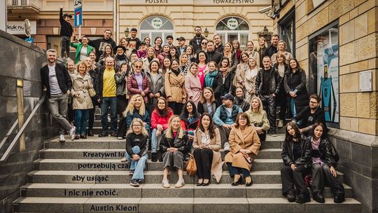 Kreatywność w jednym kadrze. Rzeszów znów zrobi wspólne „zdjęcie pokoleniowe” Kreatywność w jednym kadrze. Rzeszów znów zrobi wspólne „zdjęcie pokoleniowe”