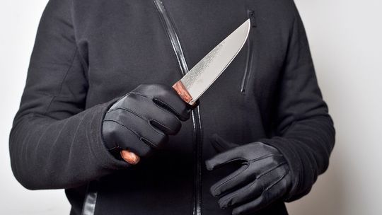 Krwawy finał kłótni w Trzcianie. 32-latek podejrzany o usiłowanie zabójstwa brata