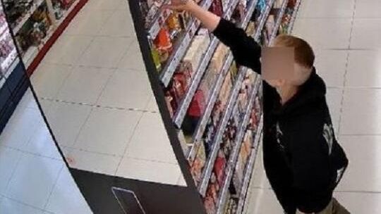 Kryminalni ekspresowo schwytali perfumowych złodziei. Grozi im więzienie