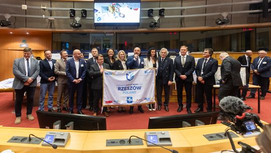 Mamy to! Rzeszów odebrał tytuł Europejskiego Miasta Sportu 2026 Mamy to! Rzeszów odebrał tytuł Europejskiego Miasta Sportu 2026