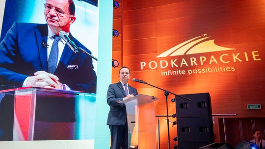 Marszałek Ortyl pisze do premiera Tuska i chce odwołania minister zdrowia