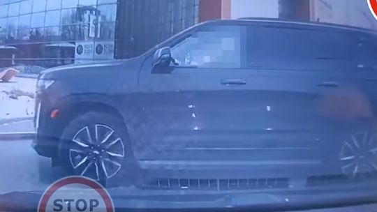 Menedżer żużlowej Stali Rzeszów bohaterem nagrania „Stop Cham”. Nagrał go kierowca Bolta [WIDEO]