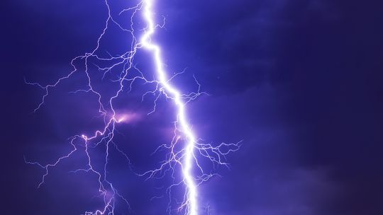Na Podkarpacie powracają gwałtowne burze. RCB ostrzega!