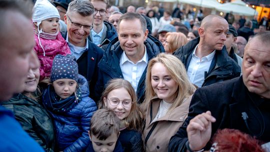 Nawrocki w Rzeszowie: "Tusk to lokaj Niemiec, reparacje nam się należą!" [ZDJĘCIA]
