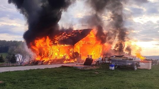 Nocna walka z żywiołem w Berezce. Strażacy ratowali budynek mieszkalny przed ogniem [ZDJĘCIA]