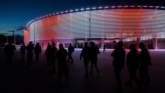 PCLA w Rzeszowie przeszło próbę generalną. Wieczorem stadion pokazał swoje nowe oblicze [ZDJĘCIA]