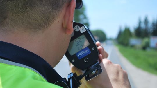 Pędziła z prędkością 178 km/h poza terenem zabudowanym. Poważne konsekwencje dla 40-latki!