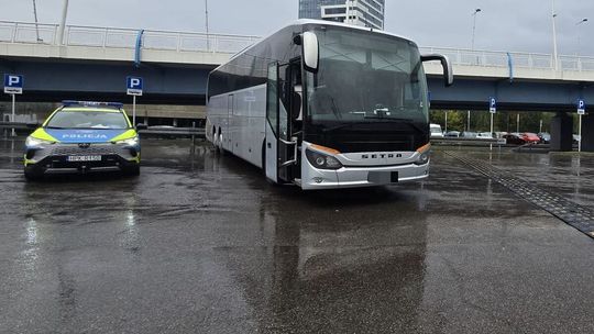 Policjanci sprawdzili autokar przed wycieczką dzieci z Rzeszowa. Szokujące ustalenia omal nie zatrzymały wyjazdu