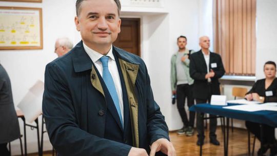 Poseł na emigracji, kilometrówki na koncie. Kontrowersje wokół rozliczeń Zbigniewa Ziobry Poseł na emigracji, kilometrówki na koncie. Kontrowersje wokół rozliczeń Zbigniewa Ziobry