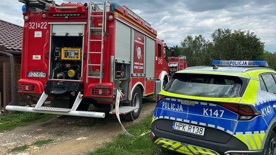 Pożar domu w Piątkowej. Ogień pojawił się na poddaszu