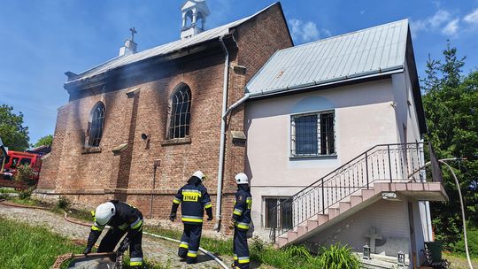 Pożar kościoła w Przemyślu. Ogień zniszczył wnętrze świątyni i zakrystię Pożar kościoła w Przemyślu. Ogień zniszczył wnętrze świątyni i zakrystię