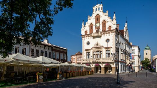 Rodzice zabrali głos w sprawie bonu żłobkowego. Wyniki ankiety przeczą założeniom władz miasta Rodzice zabrali głos w sprawie bonu żłobkowego. Wyniki ankiety przeczą założeniom władz miasta