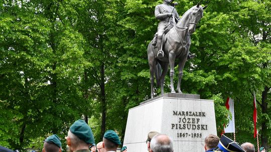 Rzeszów oddał hołd Marszałkowi Piłsudskiemu w 90. rocznicę śmierci [ZDJĘCIA]