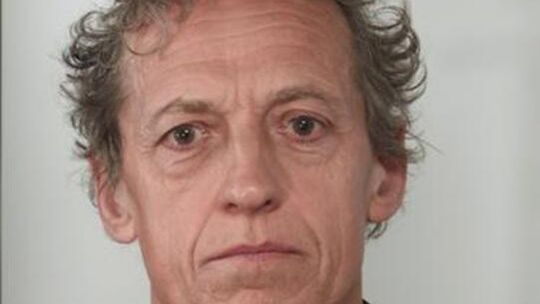 Rzeszowska policja poszukuje 68-latka. David Hodson ścigany za poważne przestępstwa pedofilskie!