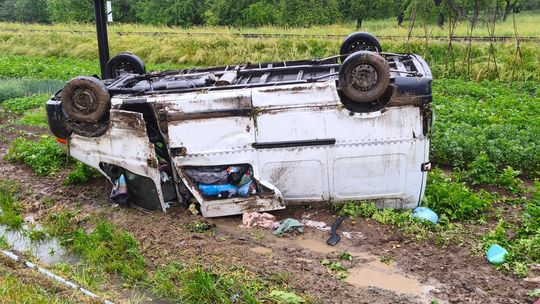 Seria porannych kolizji. Śliska nawierzchnia zaskoczyła kierowców, policja apeluje o rozsądek