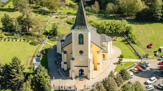 Od czasów Łokietka do współczesności. 700 lat historii parafii w Łączkach Kucharskich