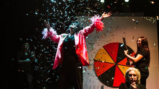 Spektakl „GEN-END” Teatru Urzędowego Bez Renomy dla Mai z Sanoka