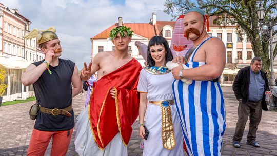 Studenci przejęli klucze do miasta. Barwny korowód zainaugurował Juwenalia Rzeszowskie [ZDJĘCIA]