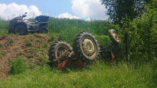 Tragedia w Przysietnicy. Ciągnik przygniótł mężczyznę, na ratunek było za późno Tragedia w Przysietnicy. Ciągnik przygniótł mężczyznę, na ratunek było za późno