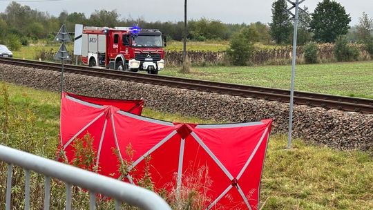 Tragedia w Sędziszowie Małopolskim. Pociąg potrącił mężczyznę, wstrzymano ruch kolejowy!