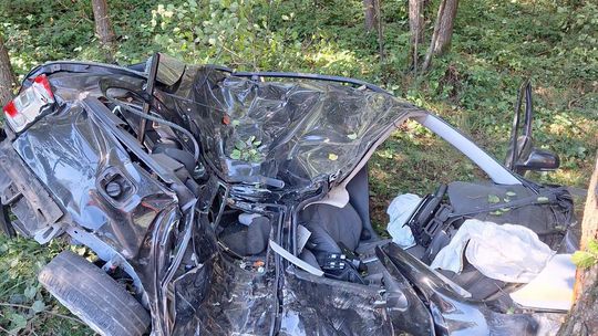 Tragiczny wypadek w regionie! Nie żyje jedna osoba, druga w stanie ciężkim [ZDJĘCIA]