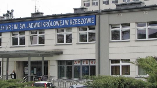 Upał paraliżuje nie tylko ulice. Rodzice alarmują o trudnych warunkach na oddziale kardiologii dziecięcej w Rzeszowie