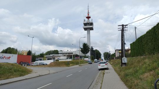 Wojewoda unieważniła uchwałę w sprawie wieży na Baranówce. Blok na razie zablokowany