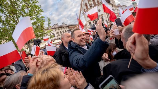 Wybory prezydenckie. Na Podkarpaciu Nawrocki wygra zdecydowanie, ale w kraju o włos