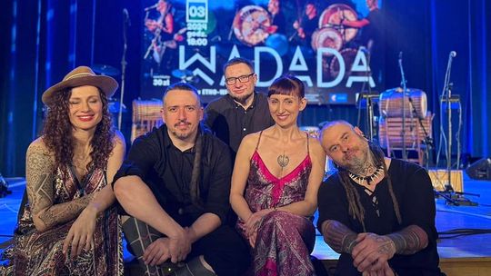 Zaginęli w środku lasu, dotarli o 3 w nocy i… zagrali do świtu. WaDaDa kończy 30 lat
