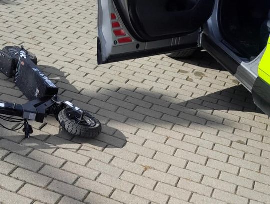 11-latek jechał hulajnogą elektryczną bez uprawnień. Matka dostała 1000 zł mandatu