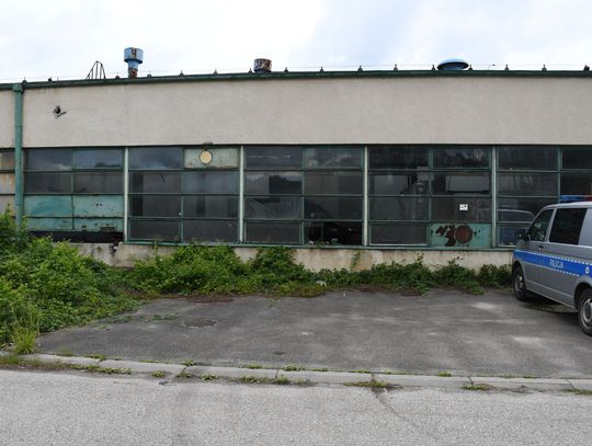 14-latkowie włamali się do warsztatu. Zostawili właścicielce...wiadomość