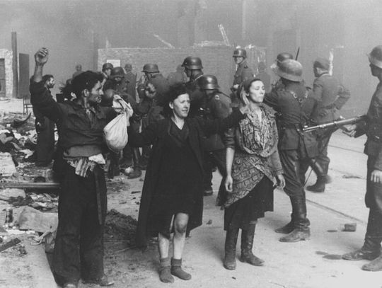 19 kwietnia 1943 – dzień, który stał się symbolem oporu. Powstanie w getcie warszawskim