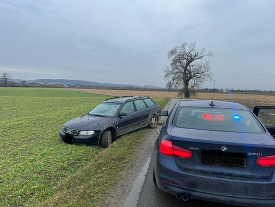 39-letni kierowca prowadził Audi mając niecałe 3 promile alkoholu we krwi