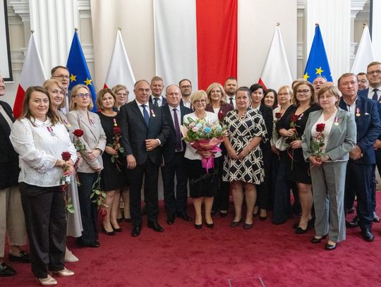 59 osób uhonorowanych odznaczeniami. Uroczystość w Podkarpackim Urzędzie Wojewódzkim [ZDJĘCIA]
