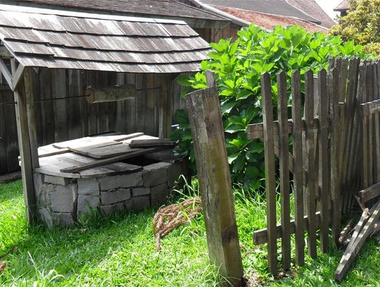 79-letni mężczyzna zginął po upadku do studni