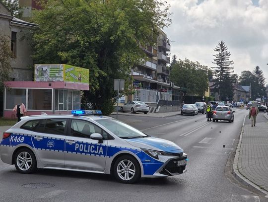 83-latek potrącił 13-latkę na przejściu dla pieszych. Dziewczynka trafiła do szpitala