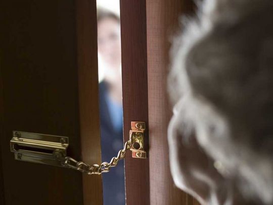 Alarm MOPS Rzeszów! Oszuści podszywają się pod pracowników socjalnych i wyłudzają pieniądze! Alarm MOPS Rzeszów! Oszuści podszywają się pod pracowników socjalnych i wyłudzają pieniądze!