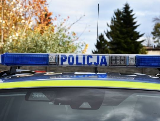 Bez kurtki, bez buta, za to z promilami. 29-latek próbował łapać stopa na autostradzie Bez kurtki, bez buta, za to z promilami. 29-latek próbował łapać stopa na autostradzie