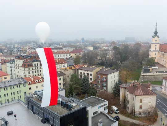 Biało-Czerwona w stratosferze – niezwykłe obchody Święta Niepodległości w Podkarpackim Centrum Innowacji Biało-Czerwona w stratosferze – niezwykłe obchody Święta Niepodległości w Podkarpackim Centrum Innowacji