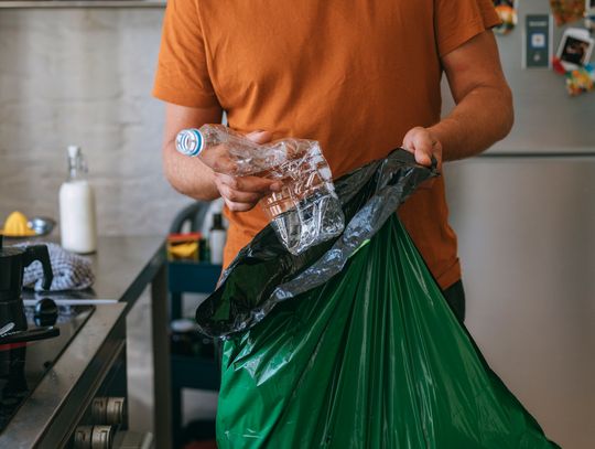 Butelka z kaucją. Już wiadomo, kiedy nowe przepisy wejdą w życie